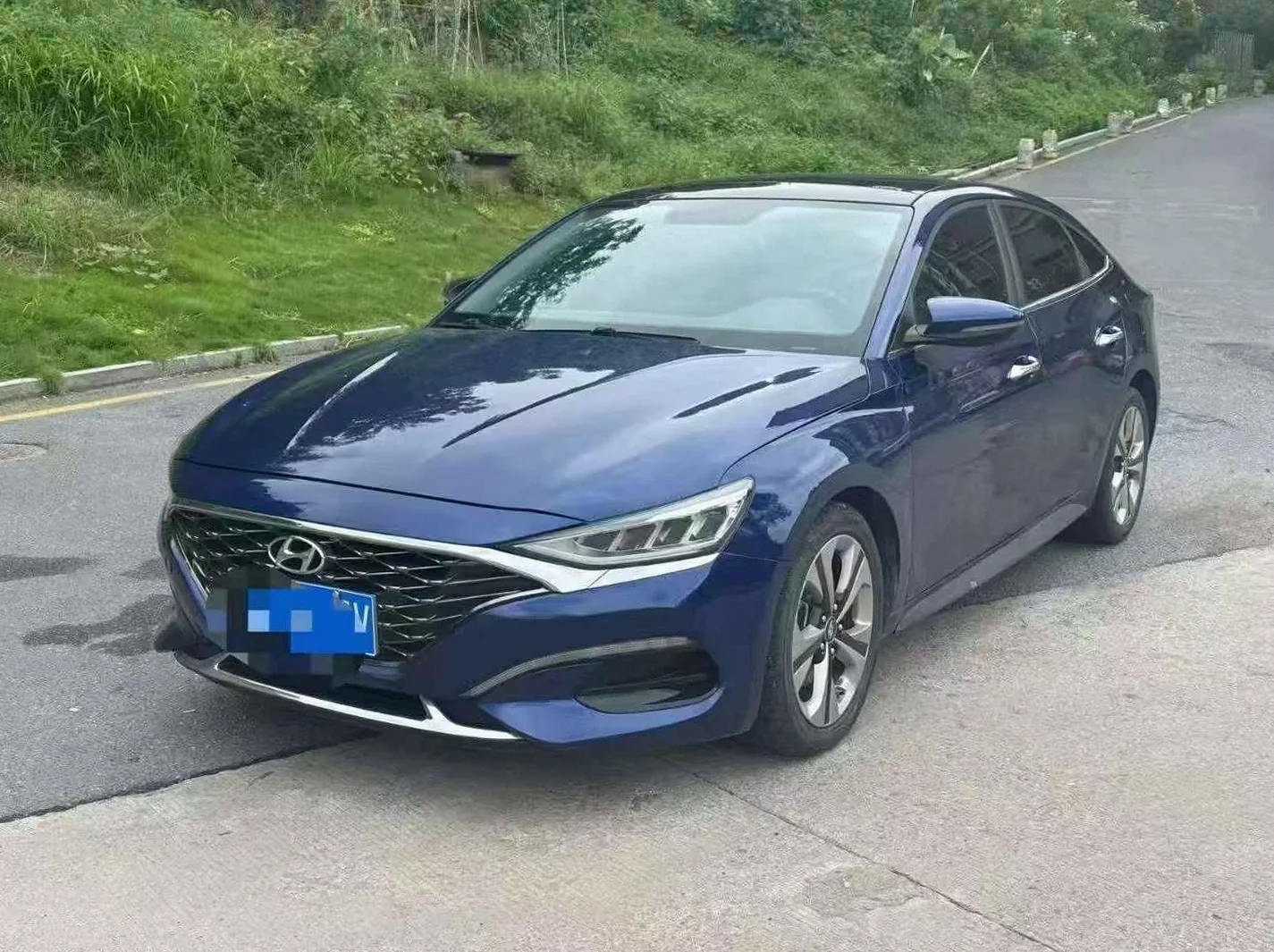 现代菲斯塔 正面外观三