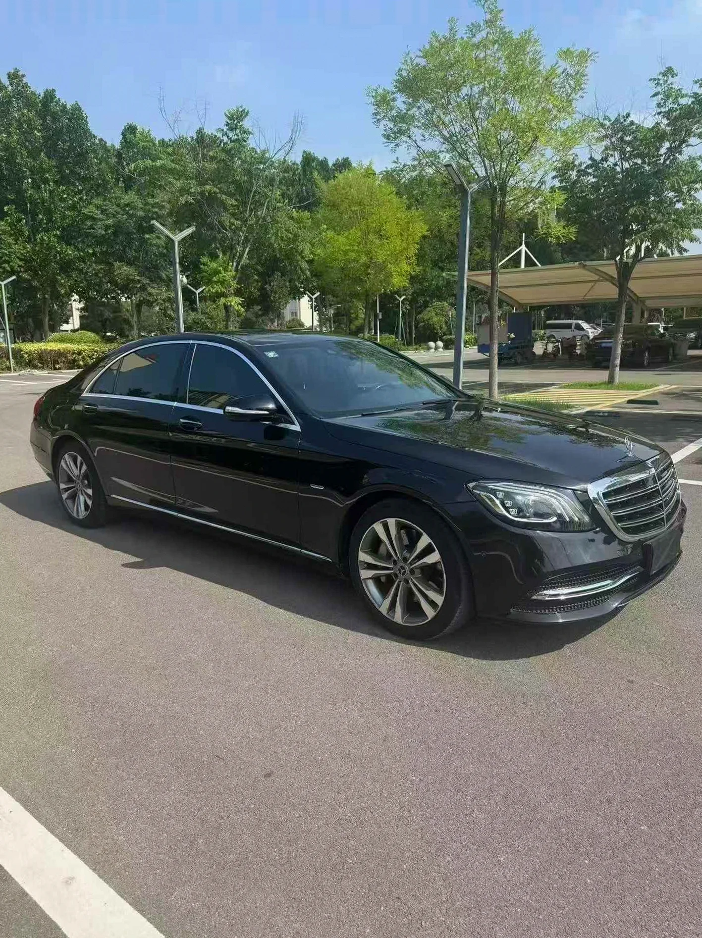 奔驰S级 正面外观三