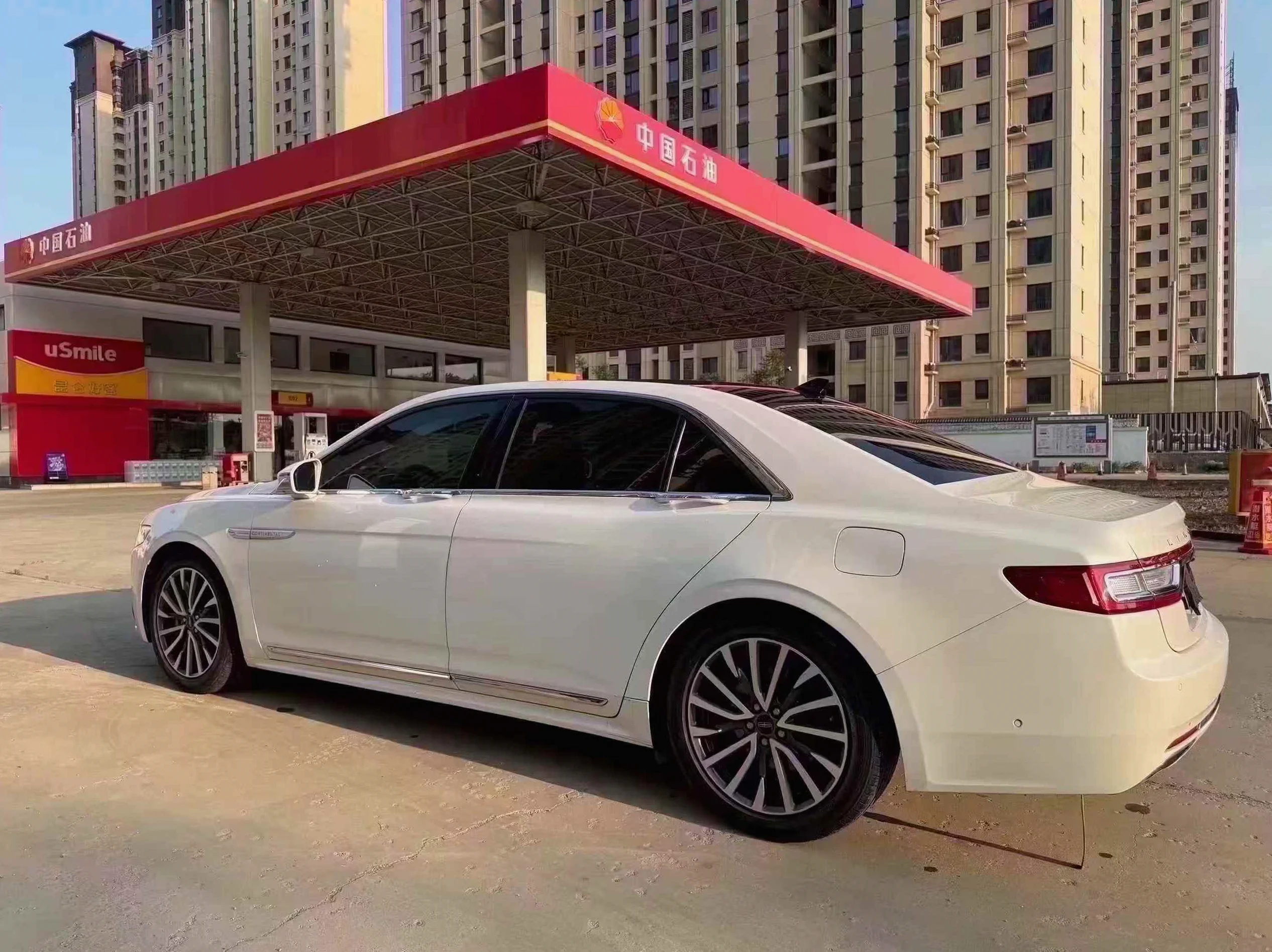 林肯大陆 后面外观三