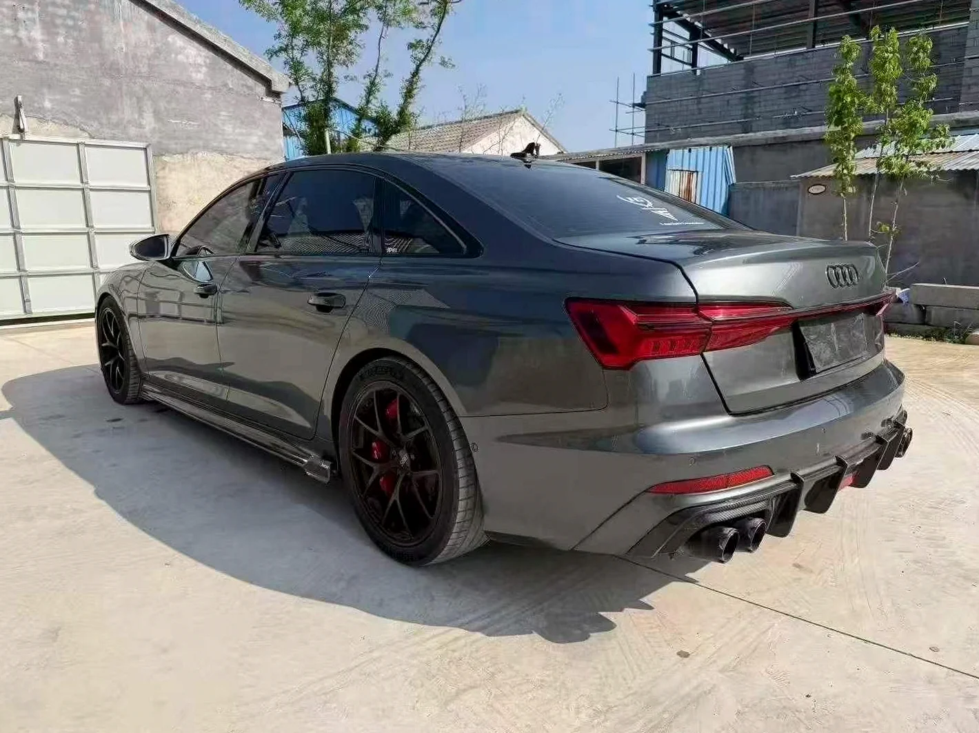 奥迪A6L 后面外观三