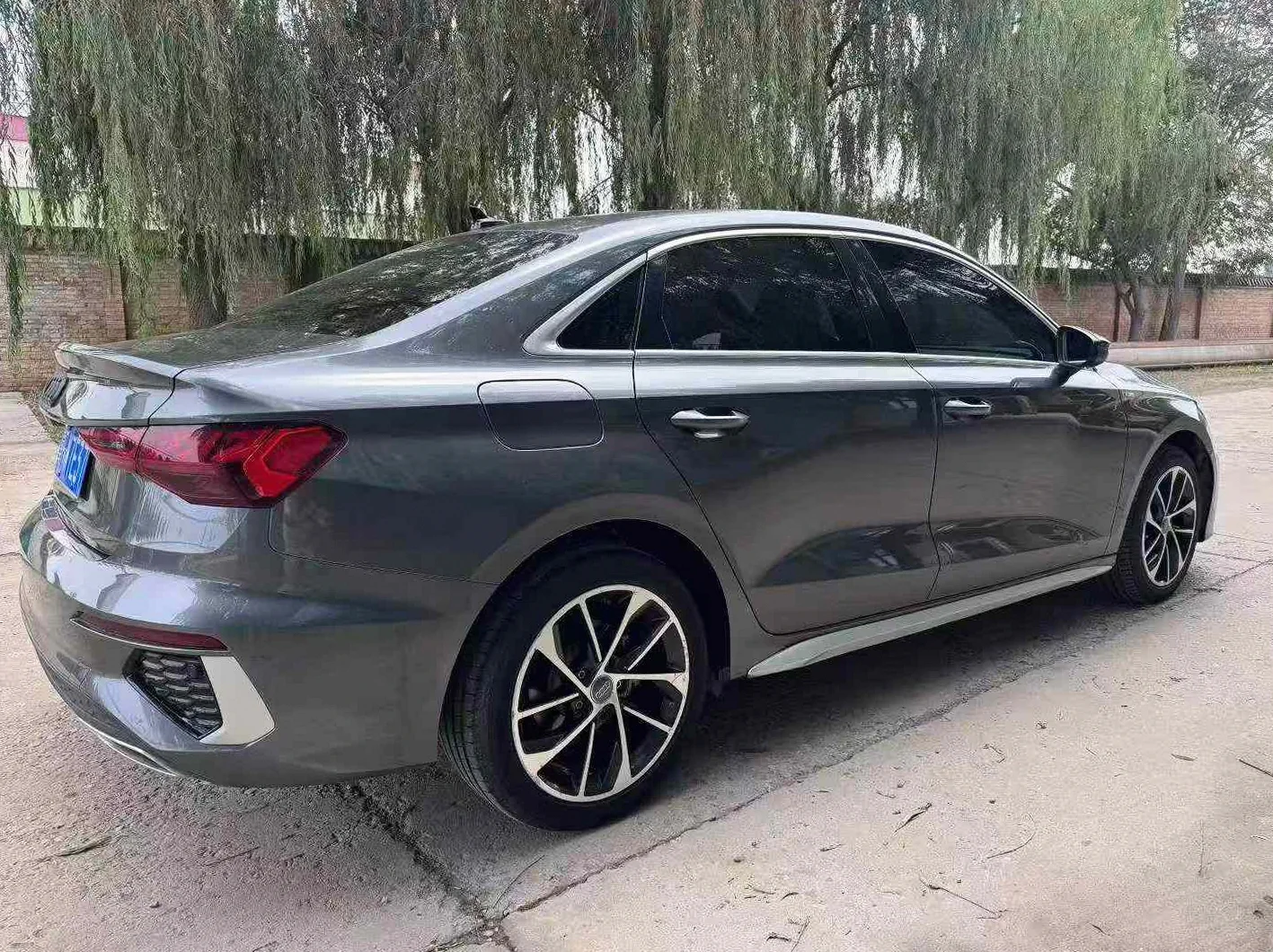 奥迪A3 后面外观一