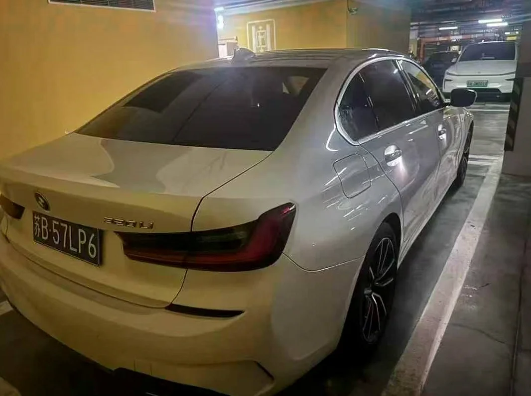 宝马3系 后面外观三