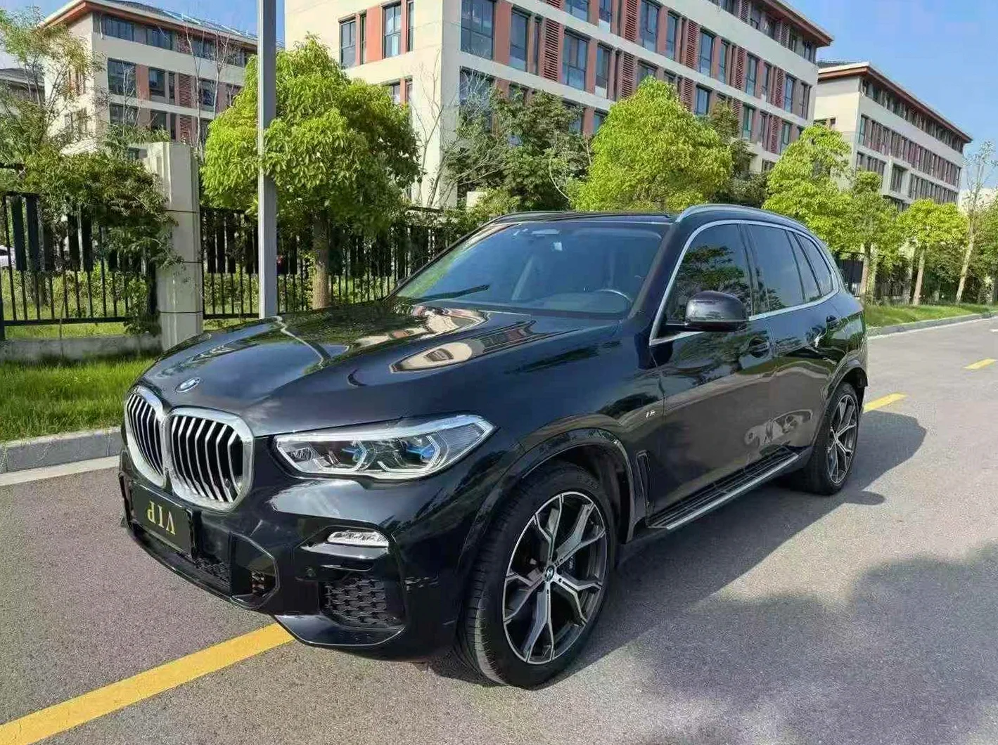 宝马X5 正面外观三