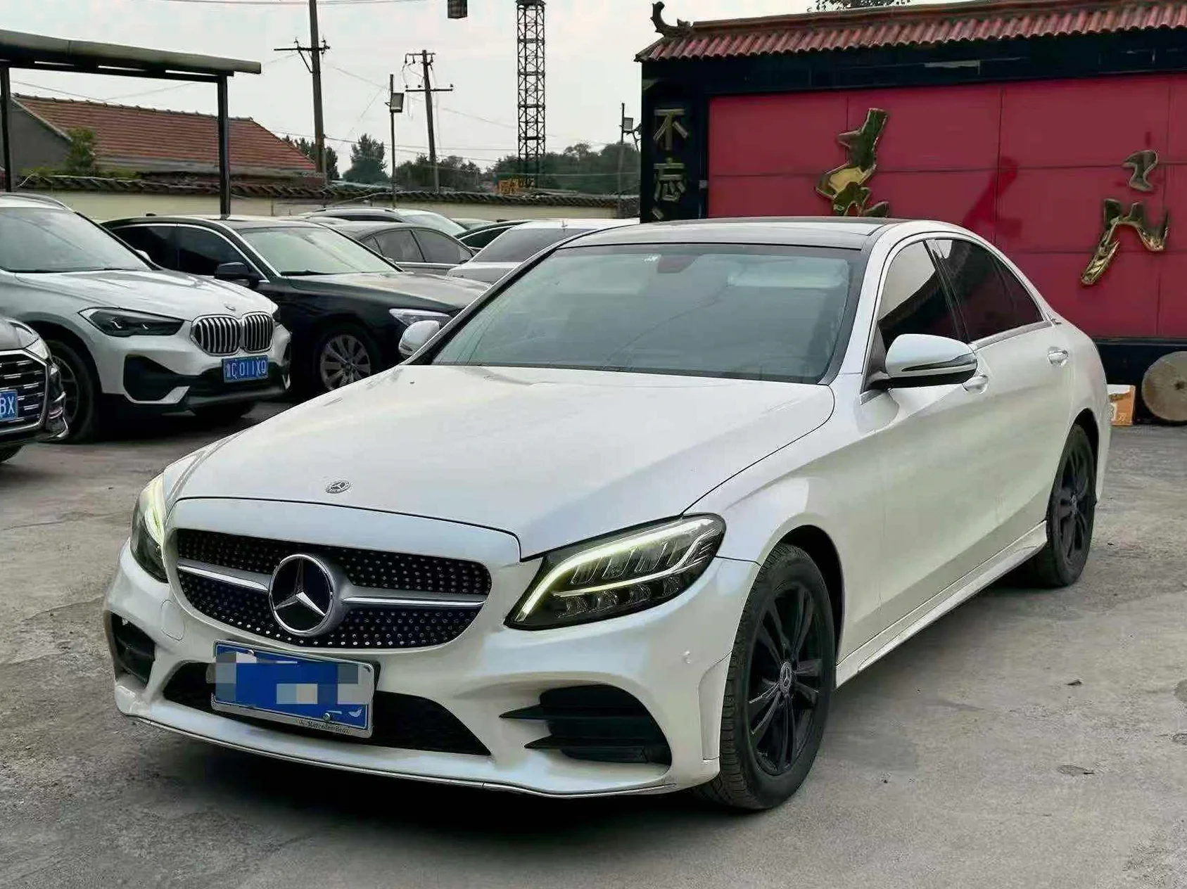 奔驰C 正面外观三