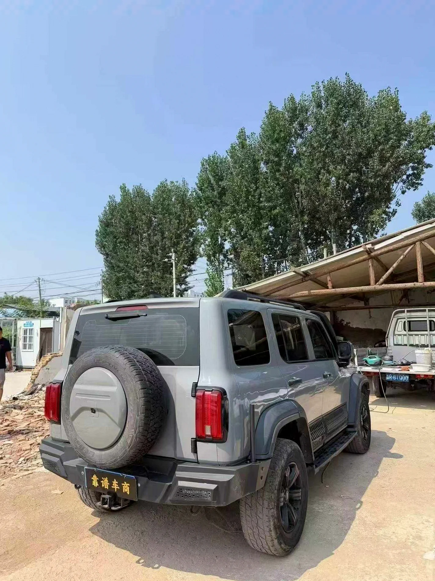 长城汽车300 后面外观二