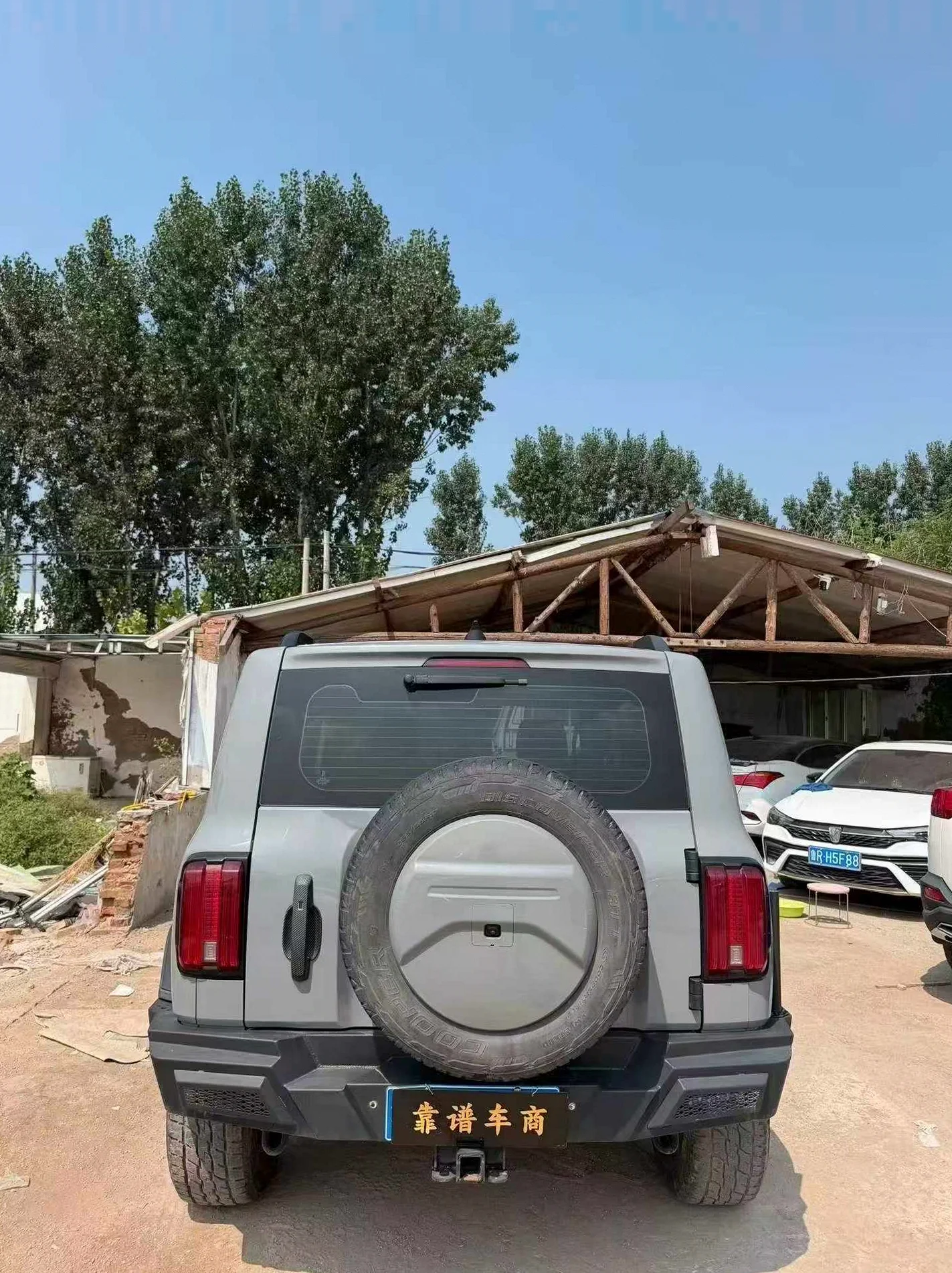 长城汽车300 后面外观三