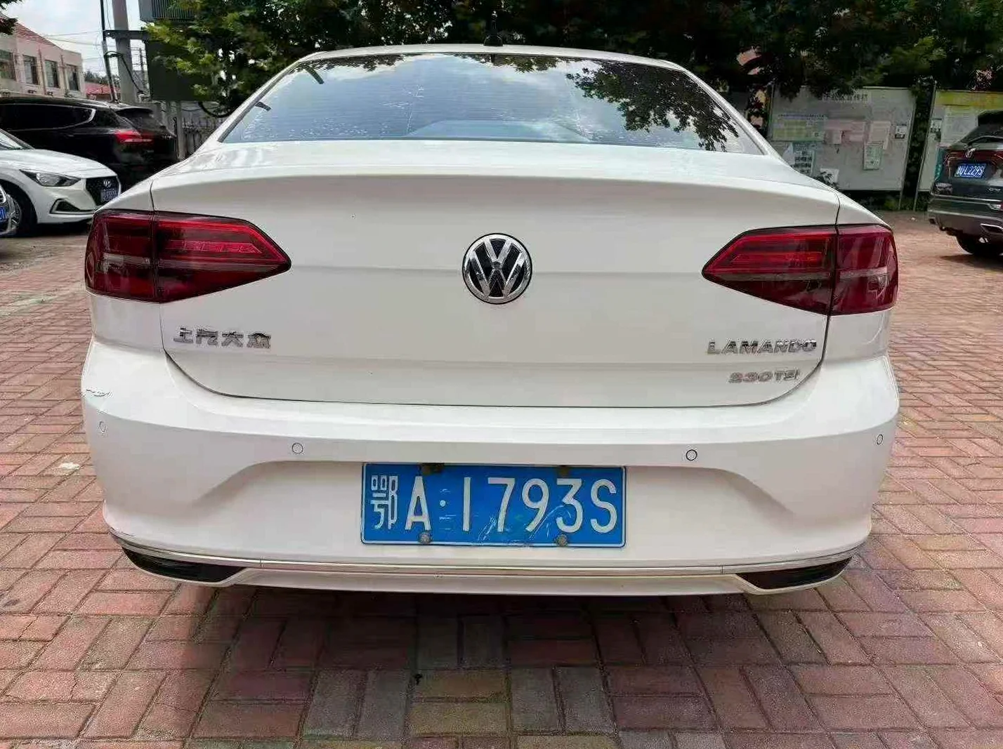 大众凌渡 后面外观一