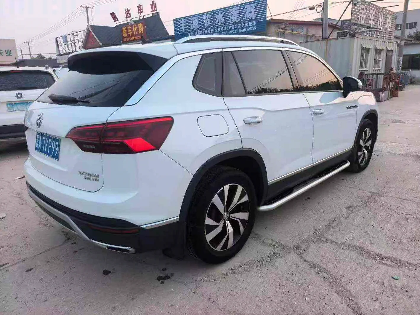 大众探岳 后面外观一