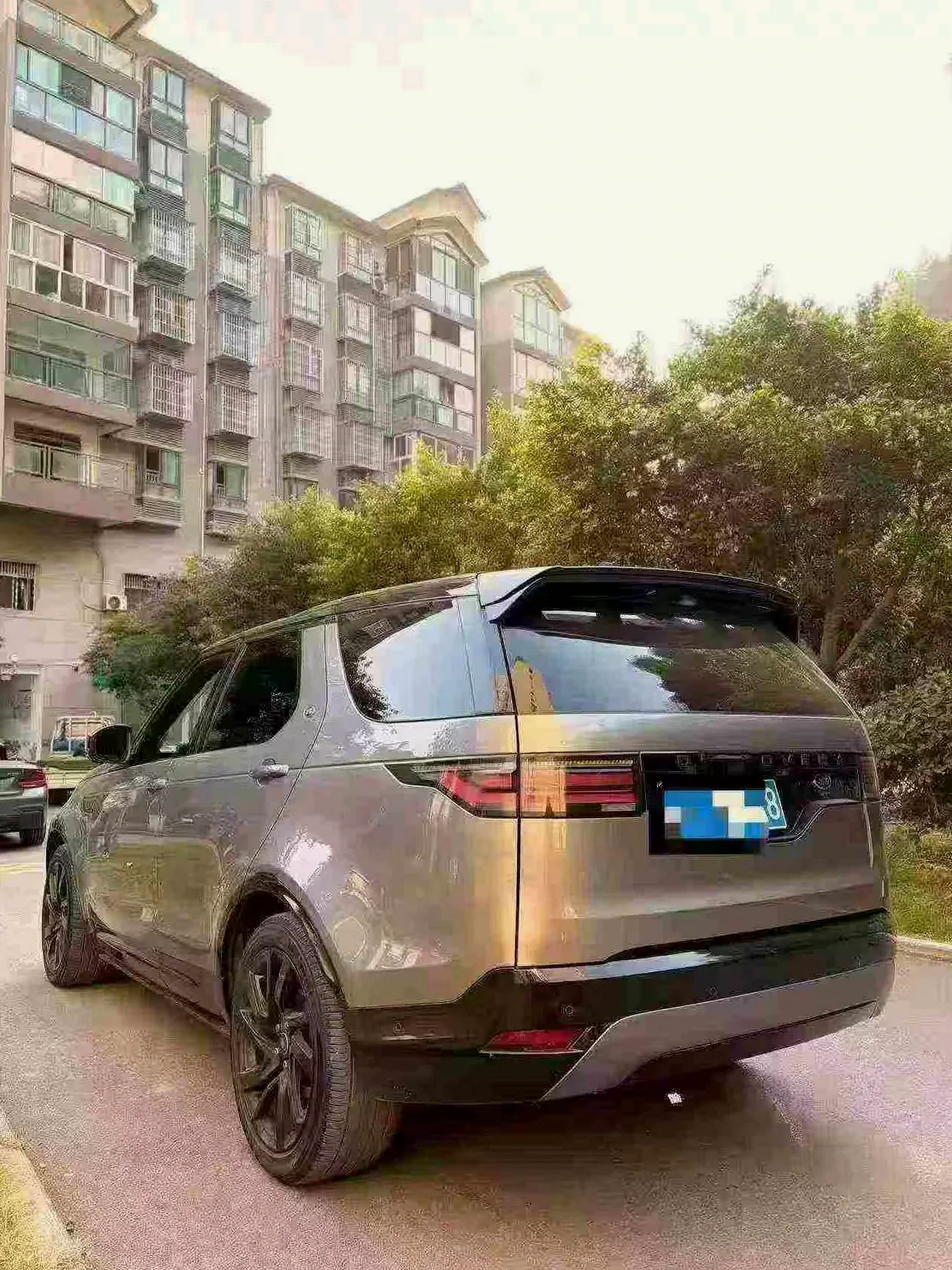 路虎发现 后面外观二