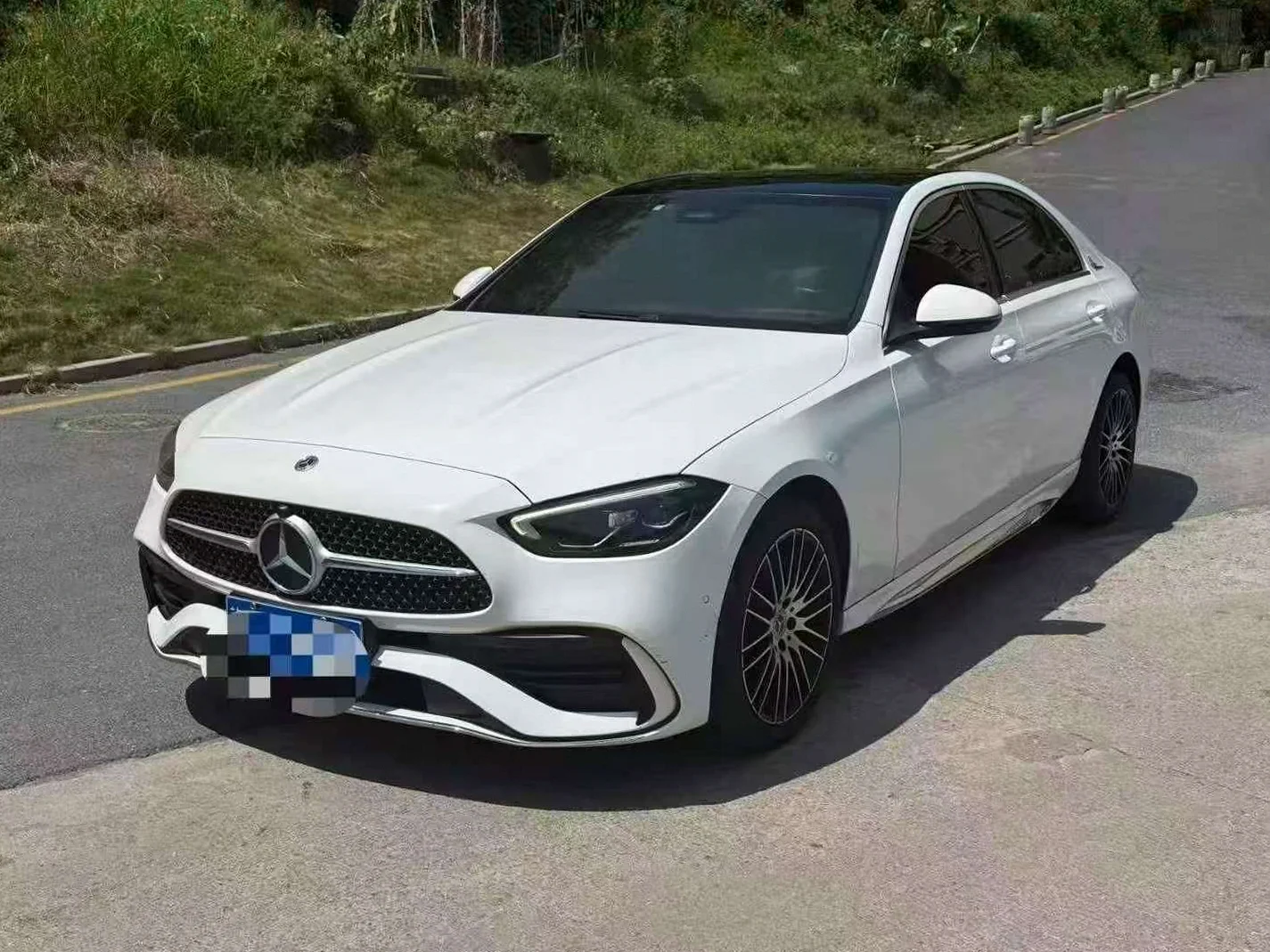 奔驰C 正面外观三