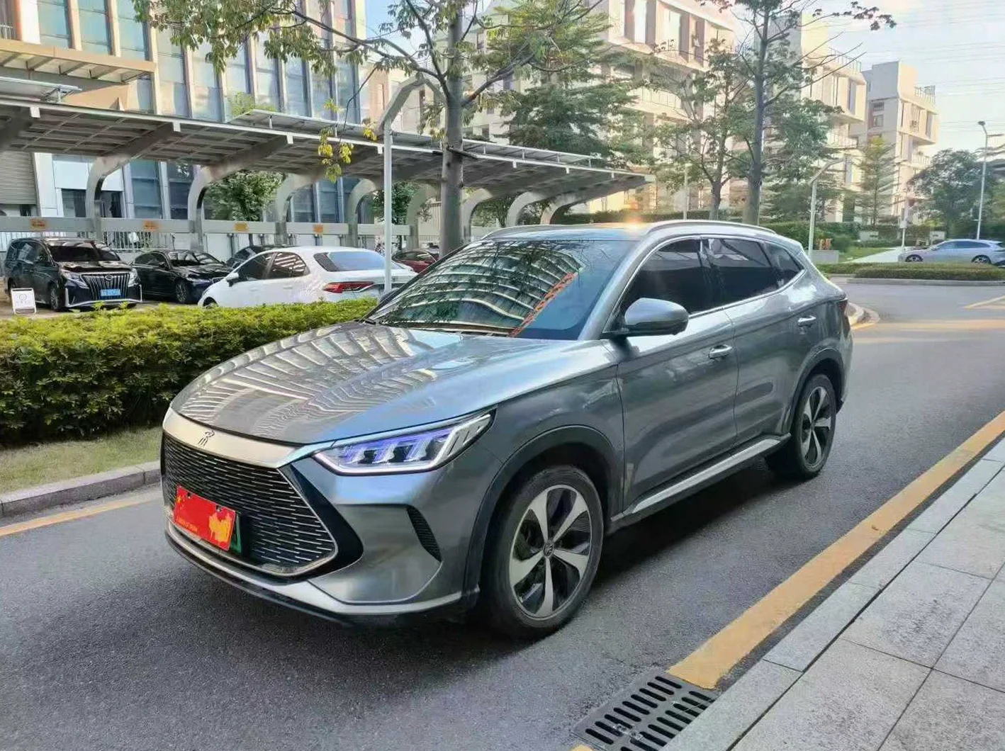 比亚迪宋PLUS 正面外观二