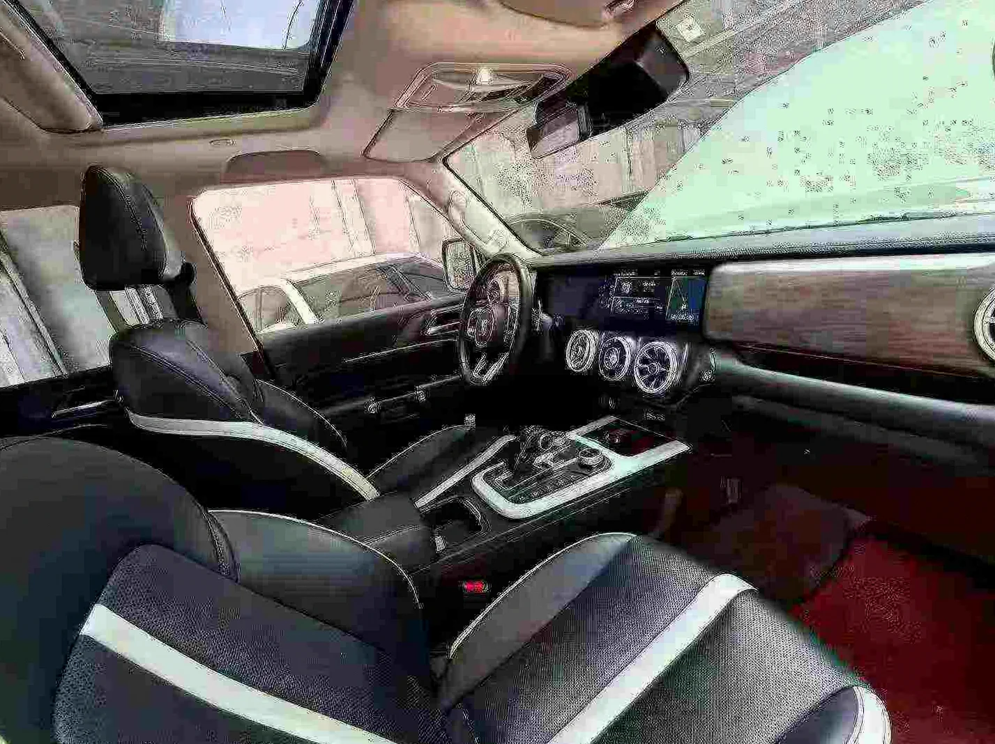 长城汽车300 正面外观三