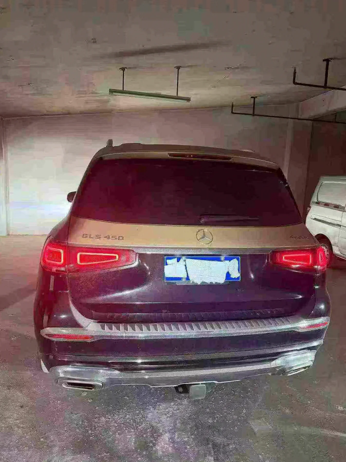 奔驰GLS 正面外观三