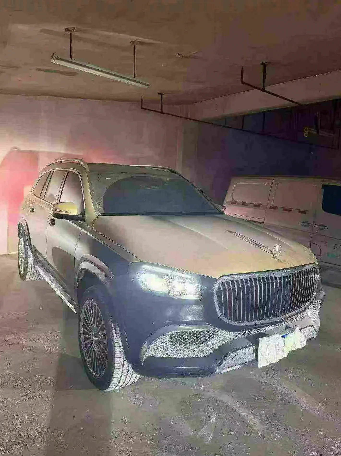 奔驰GLS 后面外观二