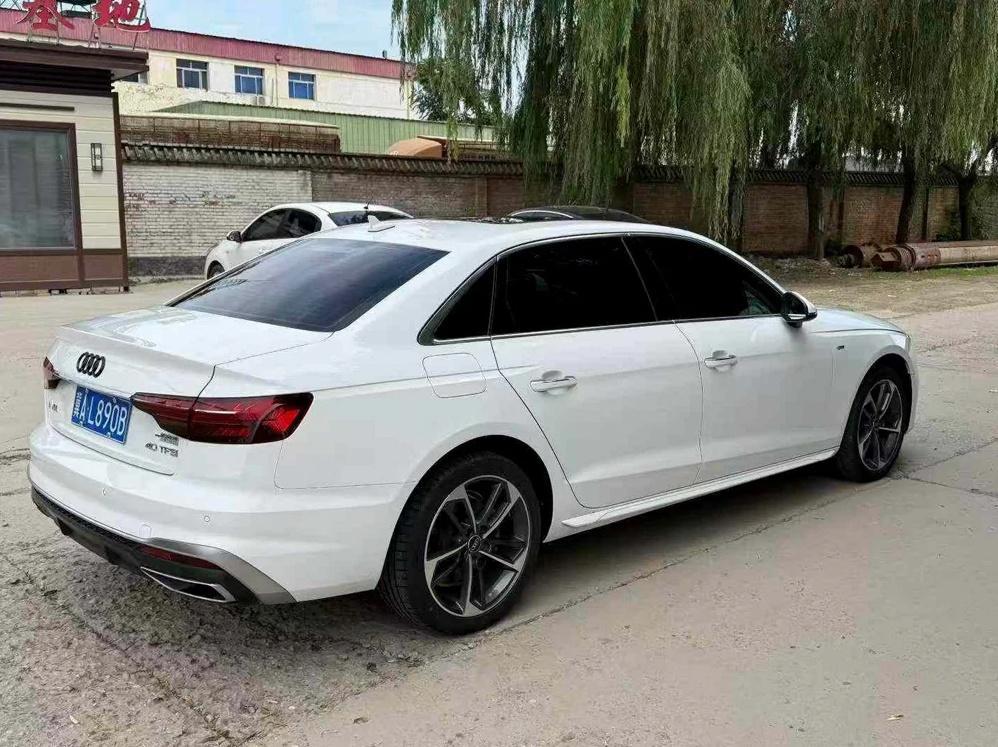 奥迪A4L 后面外观三