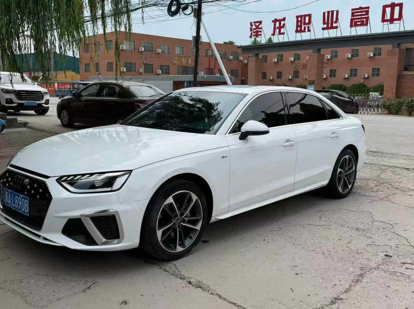 奥迪A4L 正面外观三