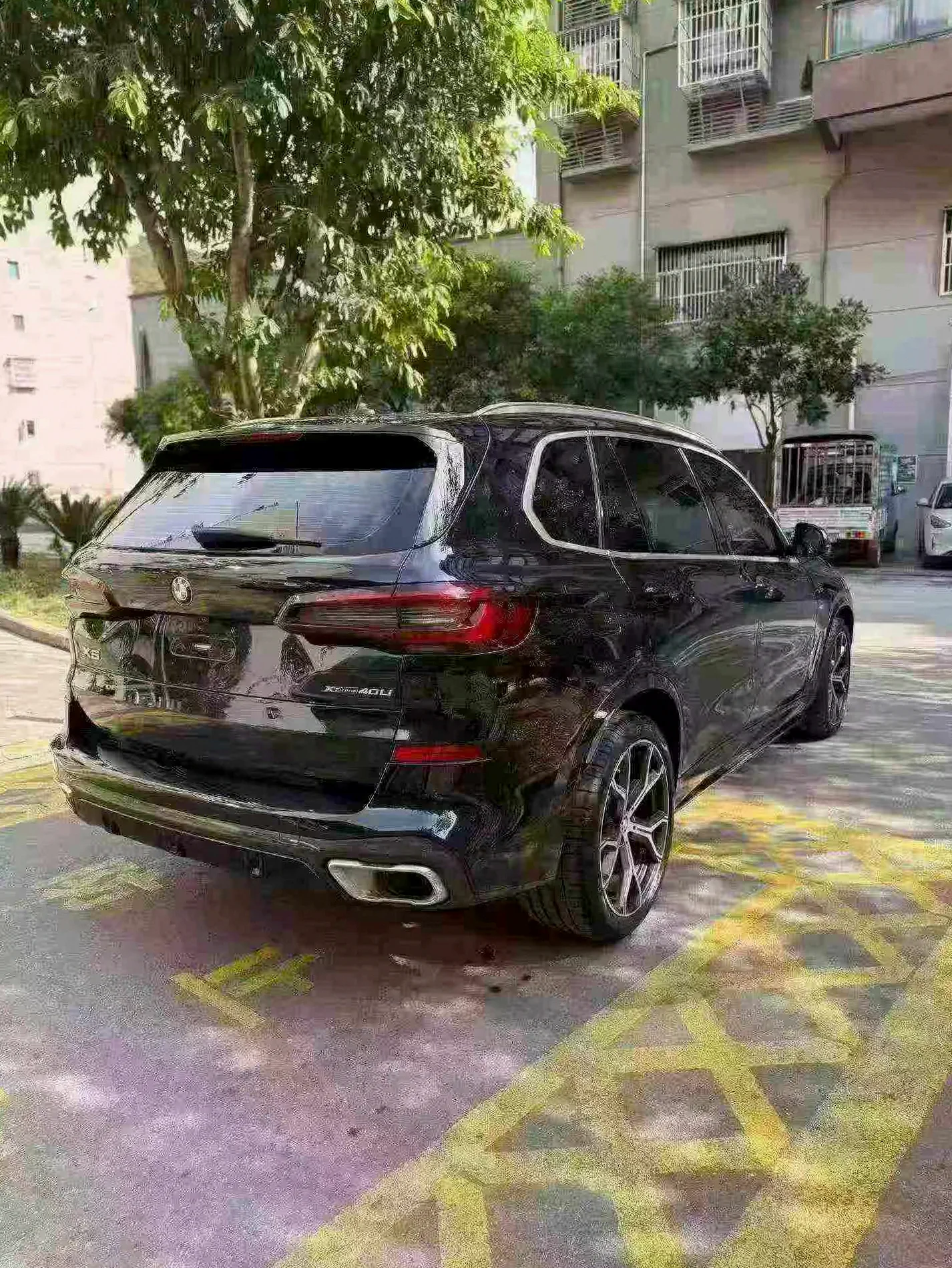 宝马X5 后面外观二