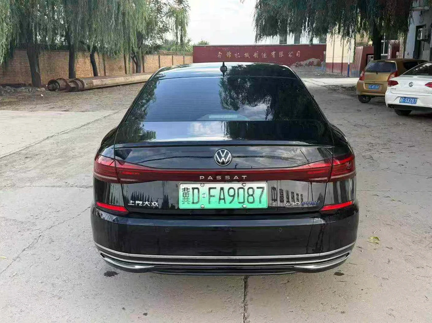 大众帕萨特 后面外观一