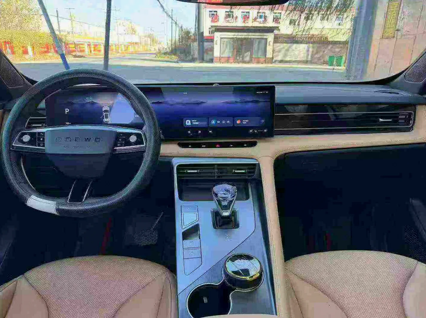 荣威RX5 内饰后排