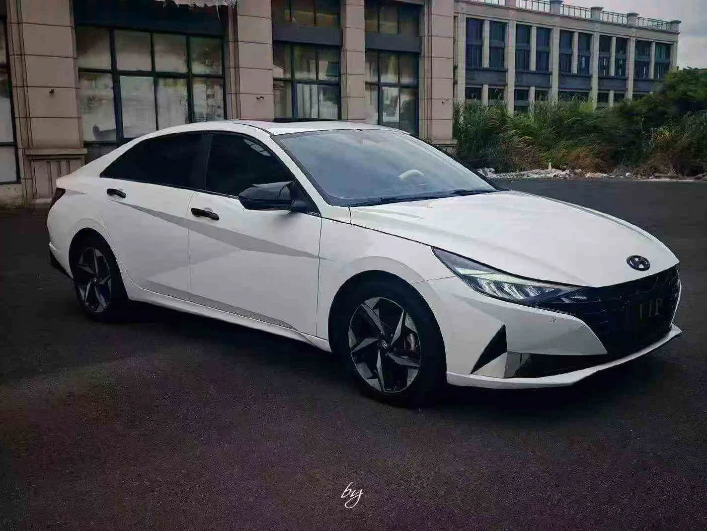 23年现代伊兰特1.5尊享高配