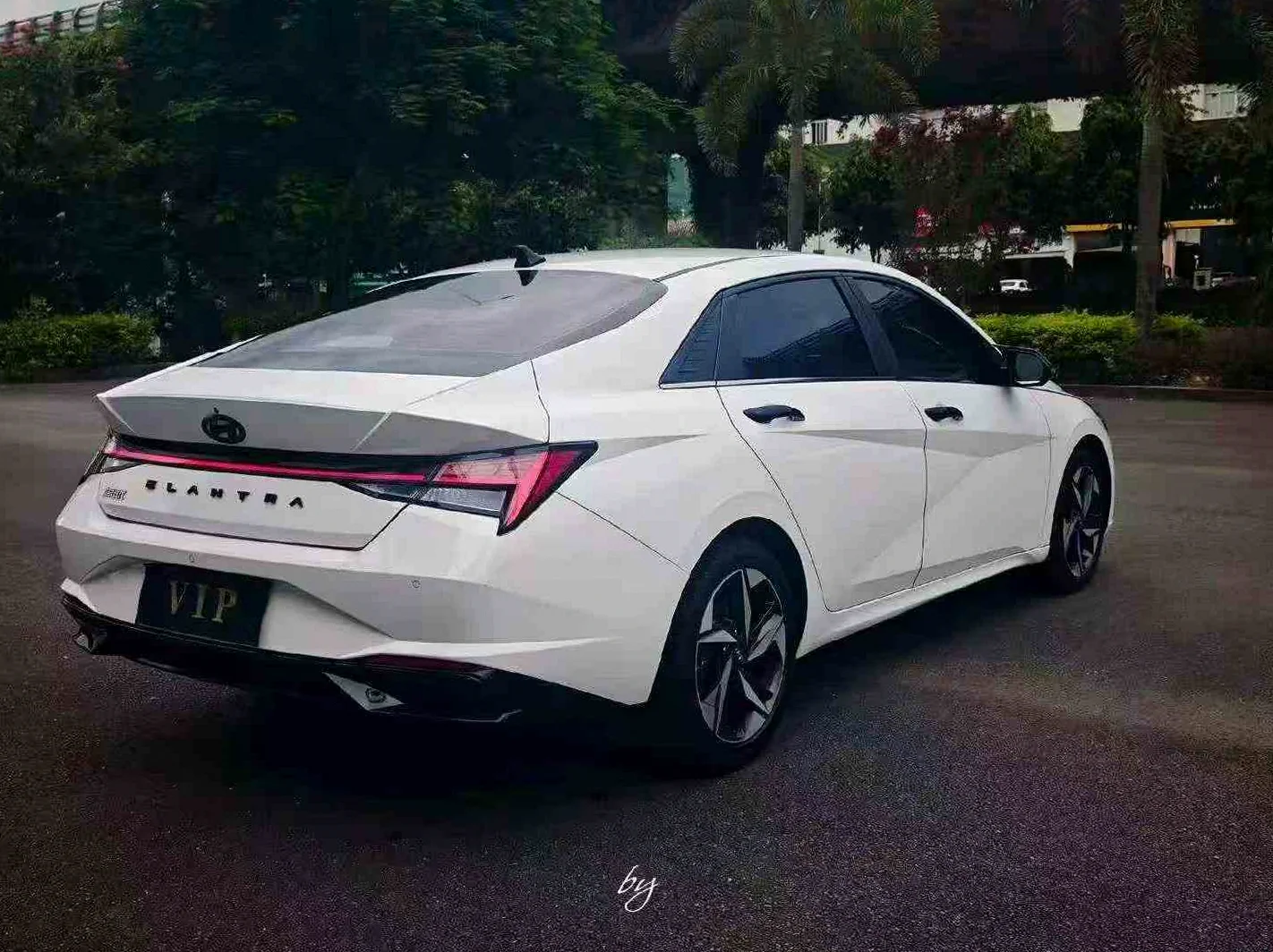 现代伊兰特 驾驶室
