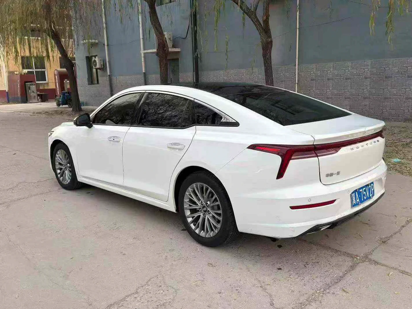 奔腾B70 后面外观二