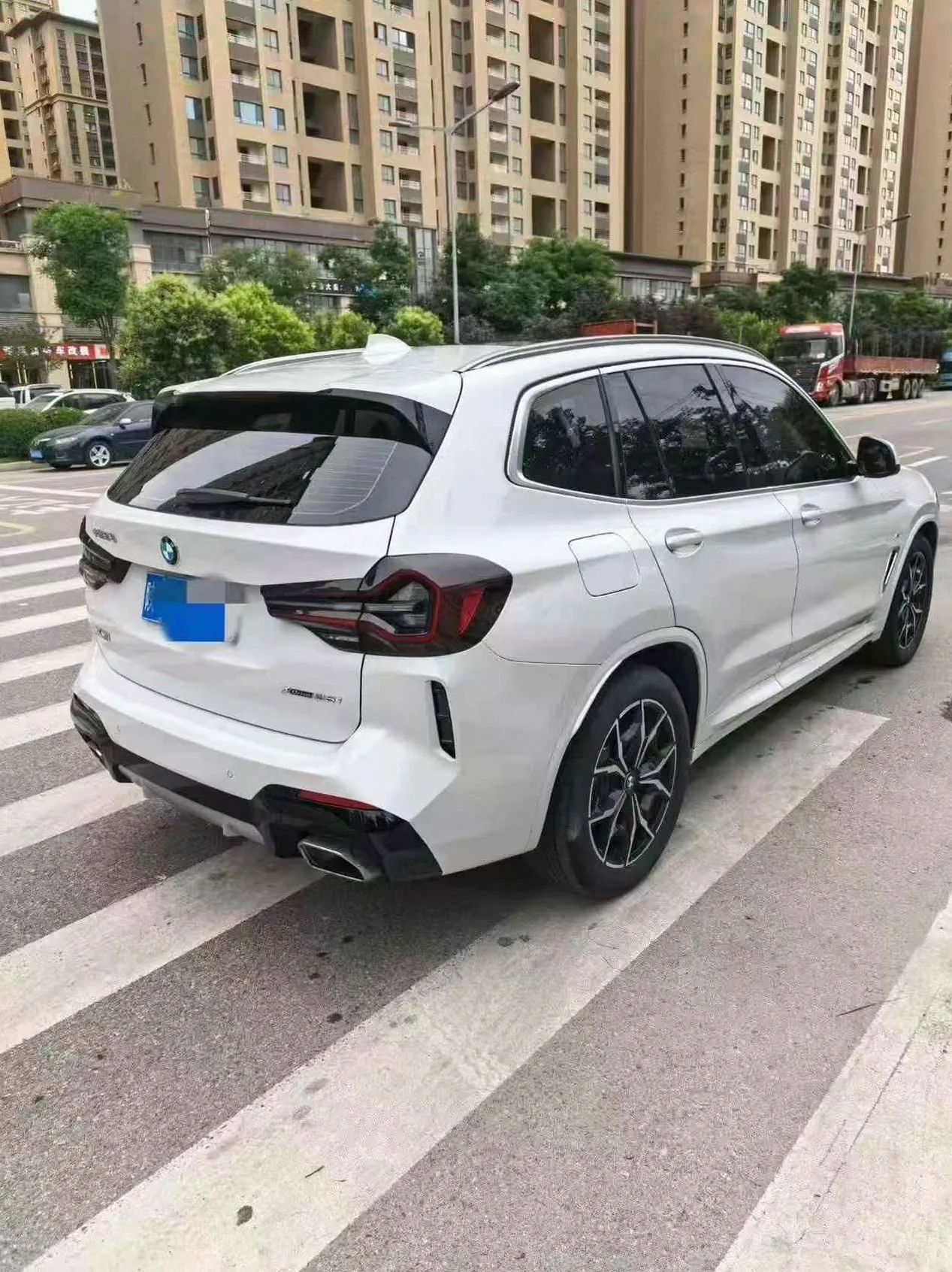 宝马X3 后面外观二