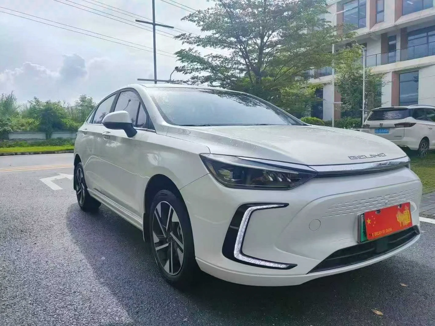 奔驰R 正面外观三