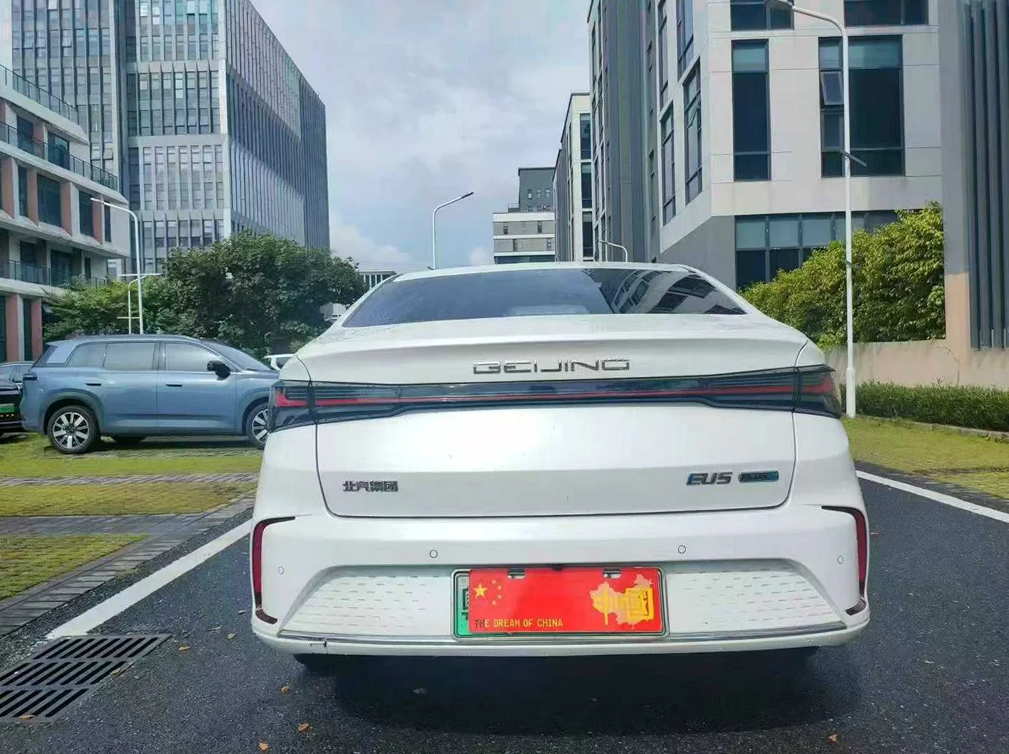 奔驰R 后面外观二