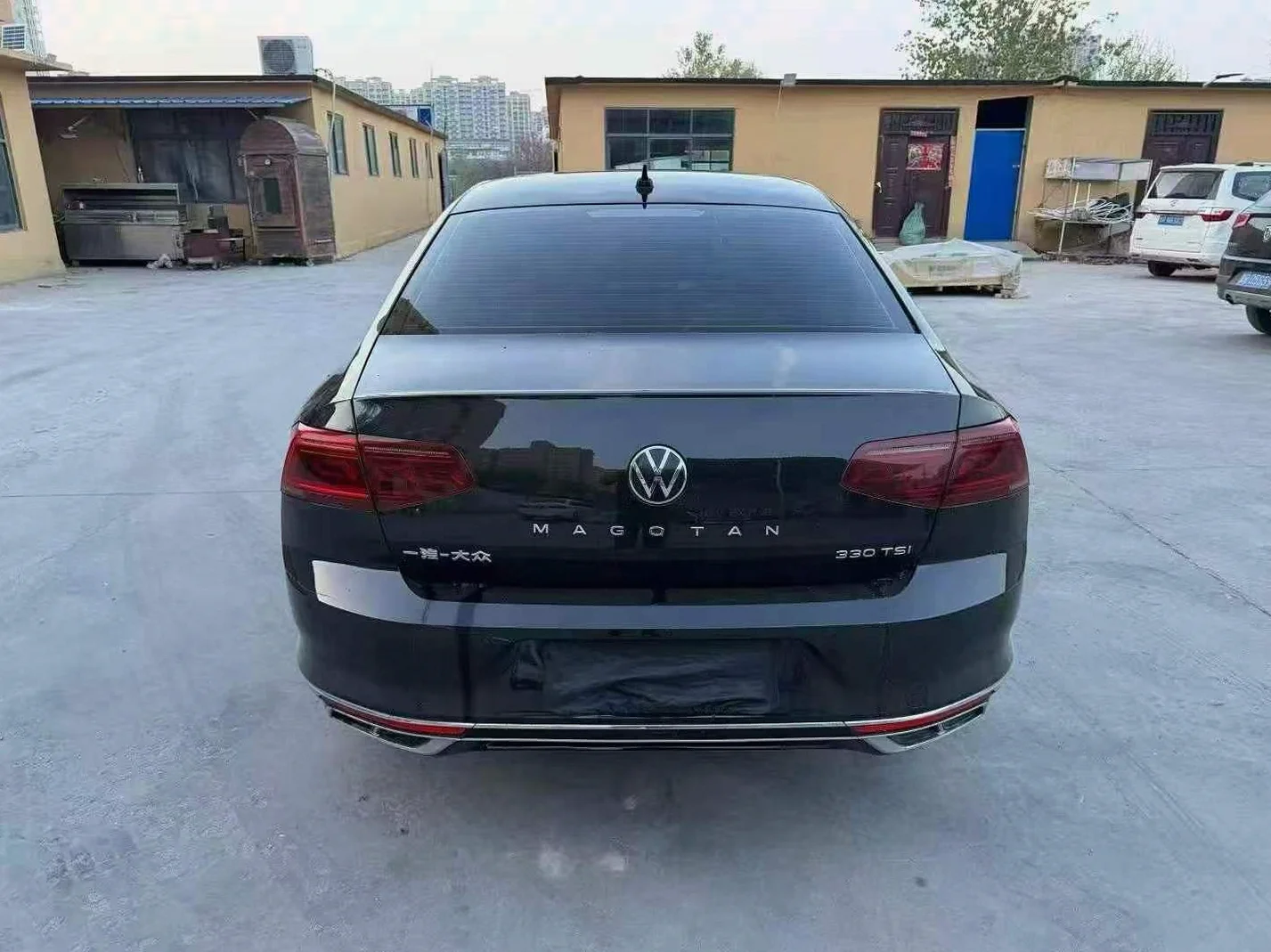大众迈腾 后面外观一