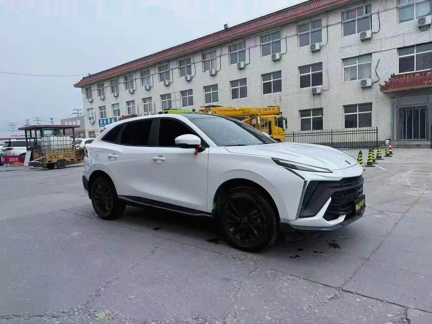 东风T5 正面外观三