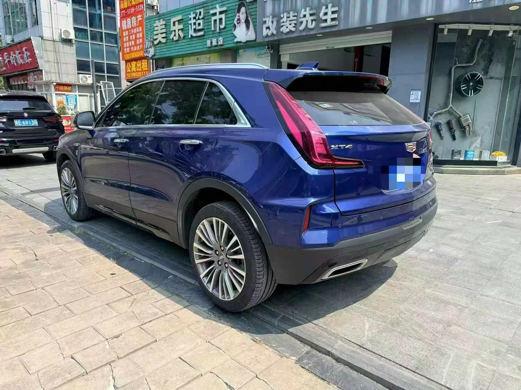 凯迪拉克XT4 后面外观一