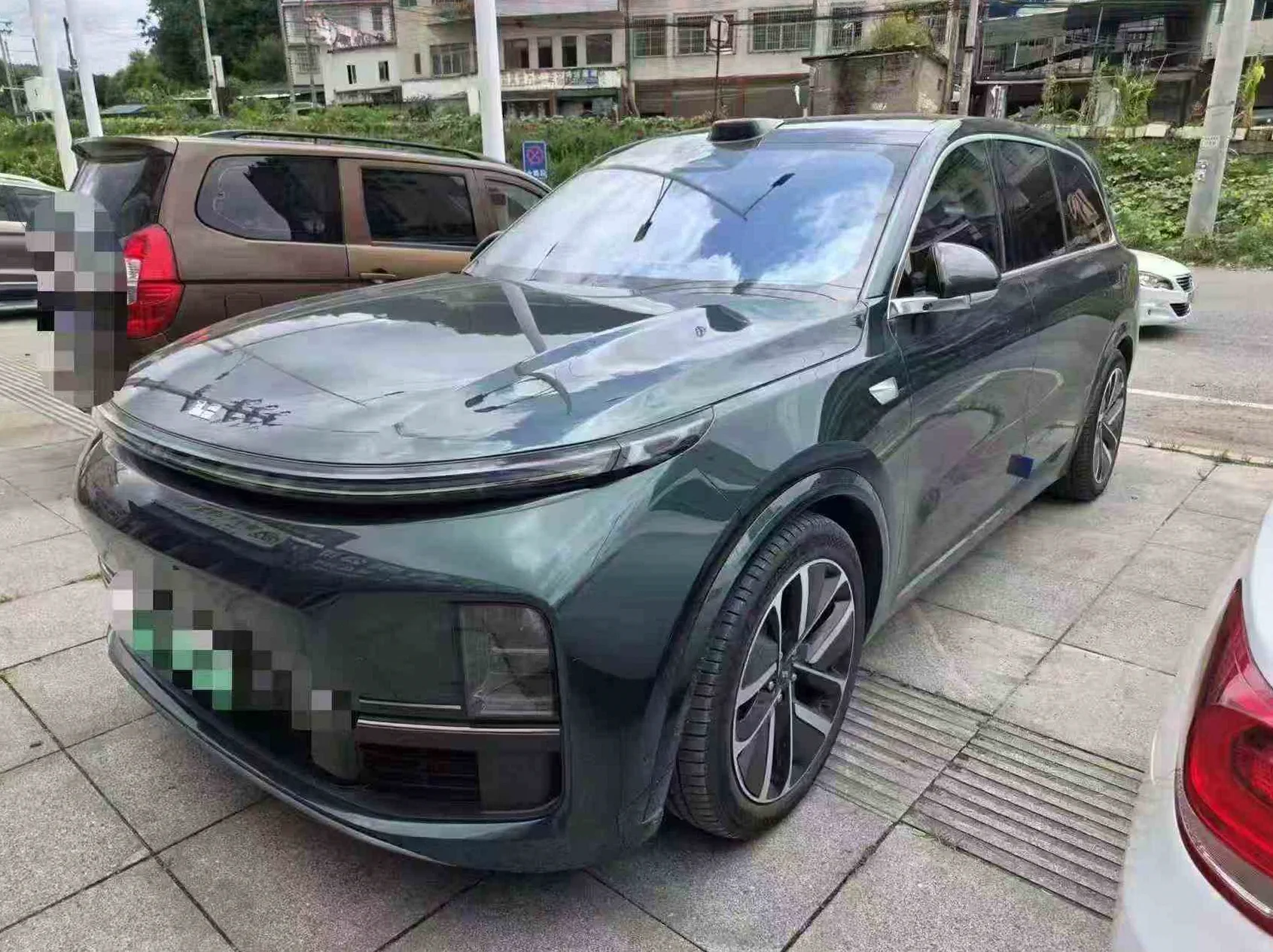 理想L9 后面外观一