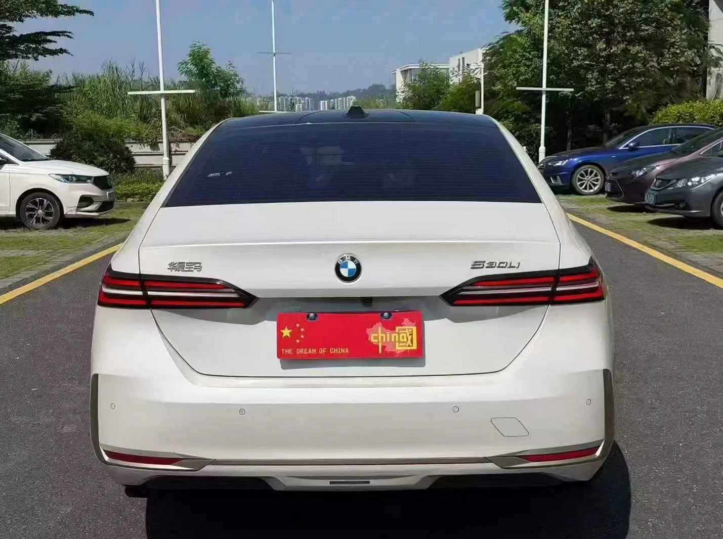 宝马5系 后面外观二