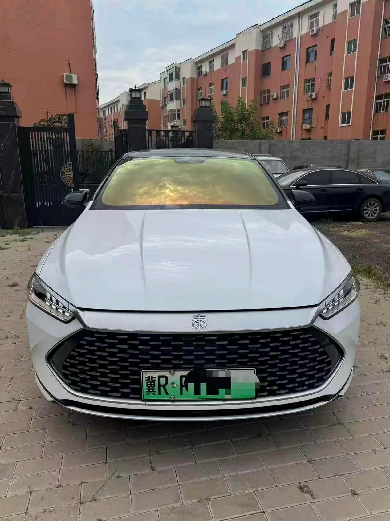 比亚迪秦 正面外观二