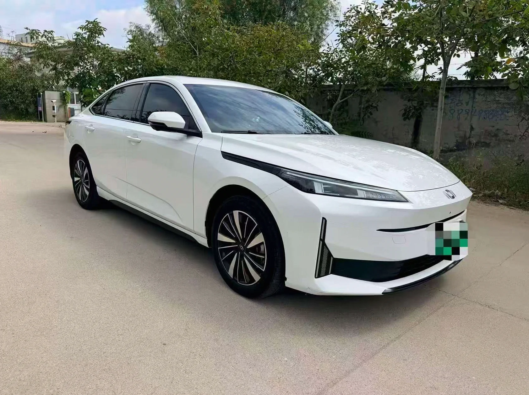 长安汽车启源 正面外观三