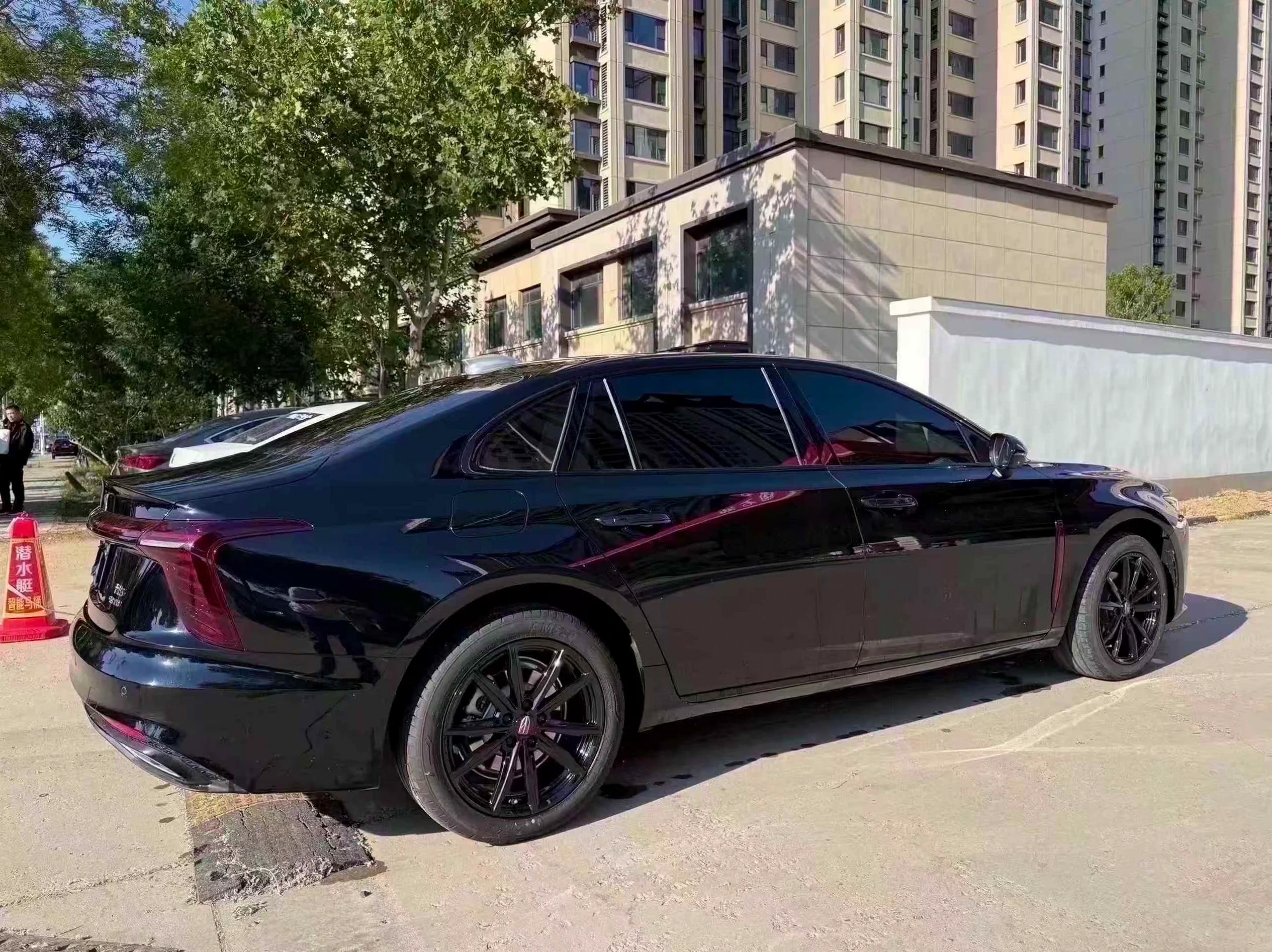 红旗H5 后面外观一