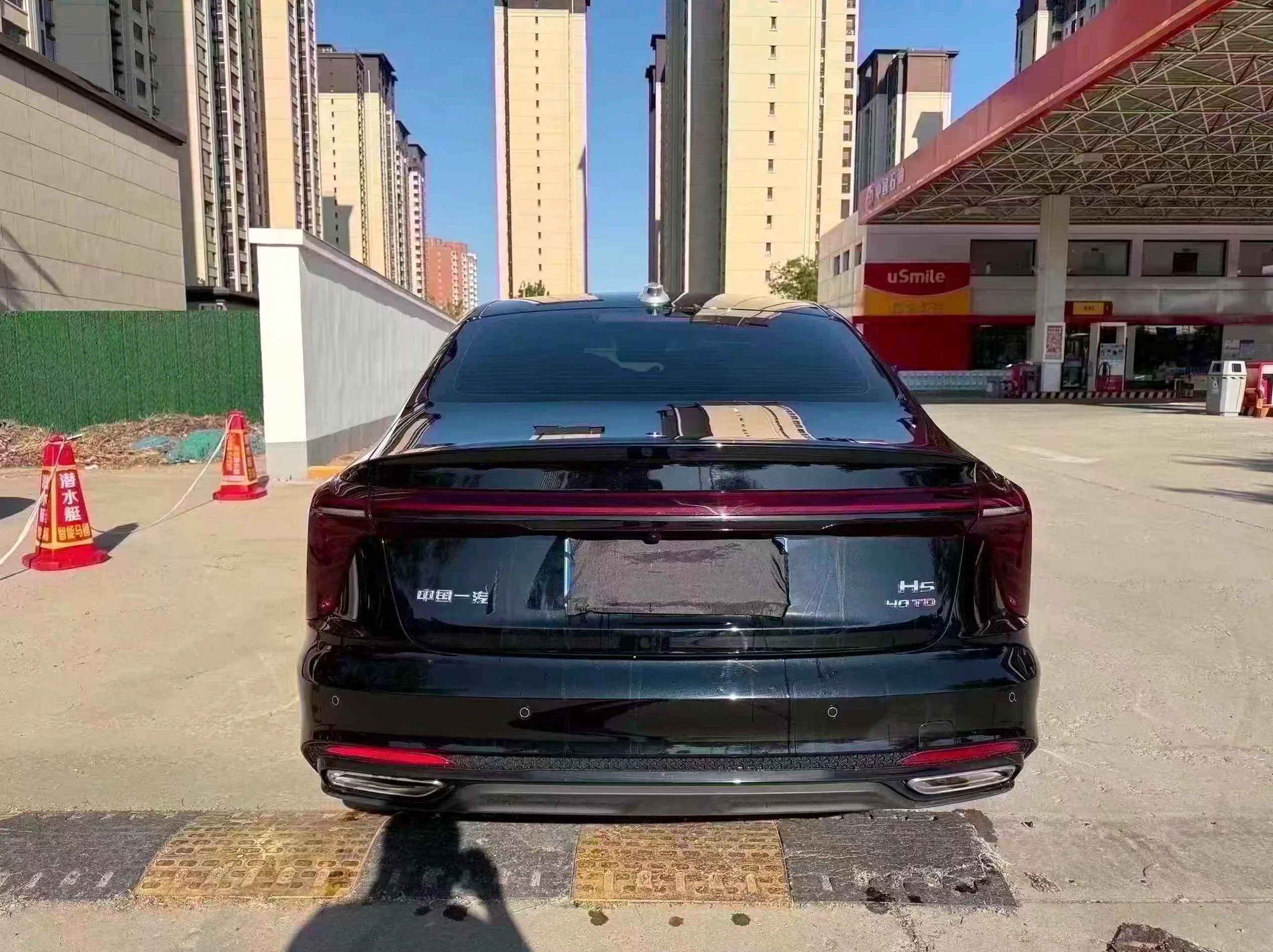 红旗H5 后面外观二