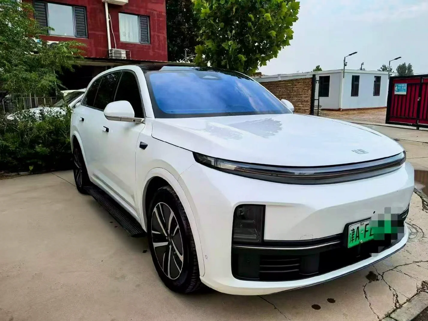 理想L7 后面外观一