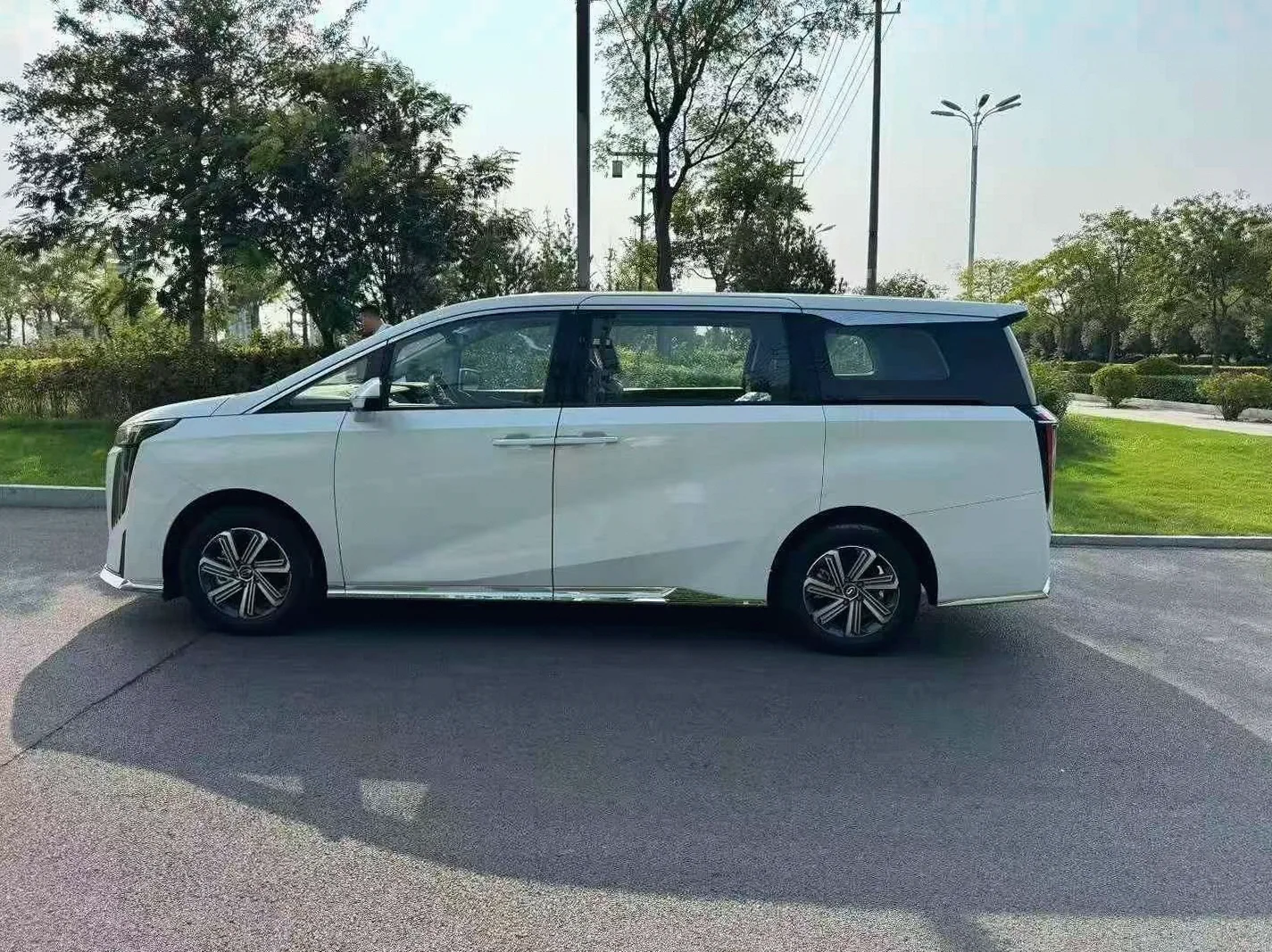 传祺M8 后面外观三