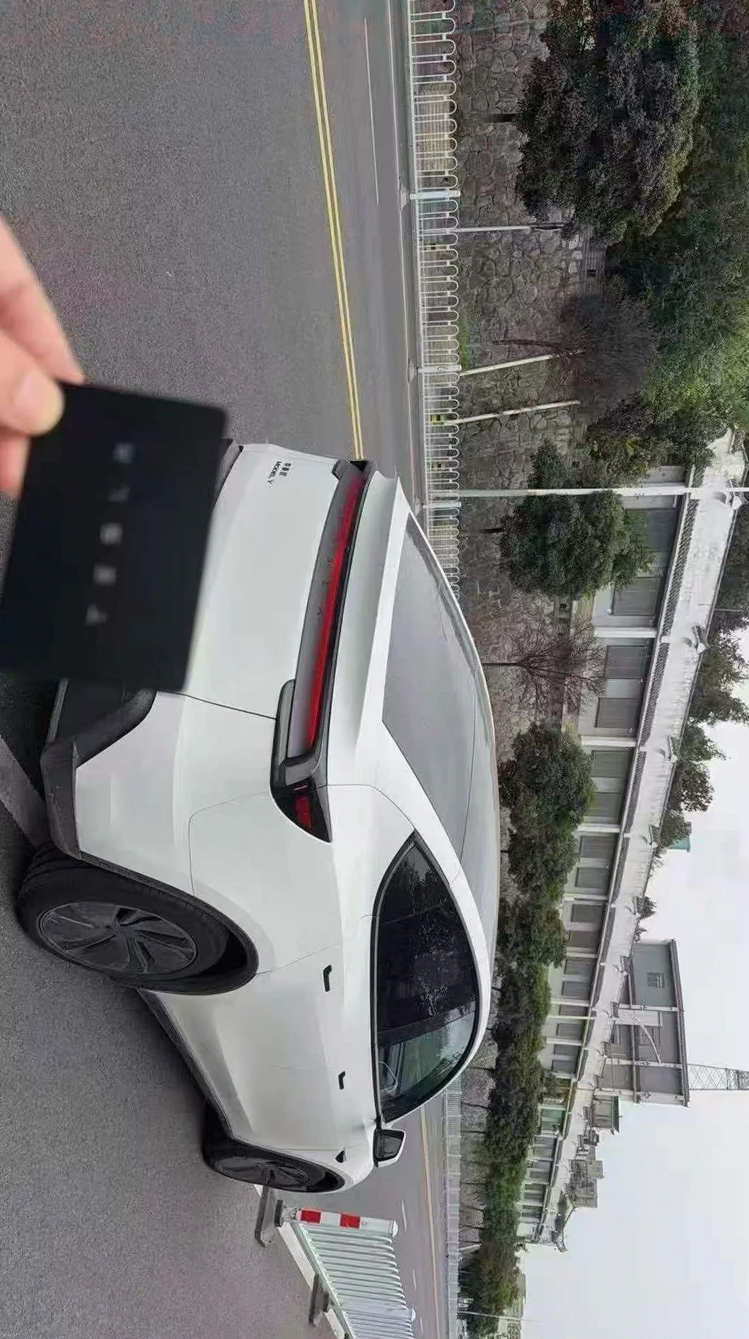 特斯拉MODEL 后面外观一