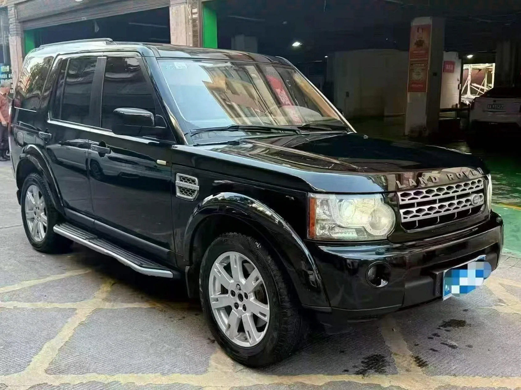 路虎发现 正面外观三