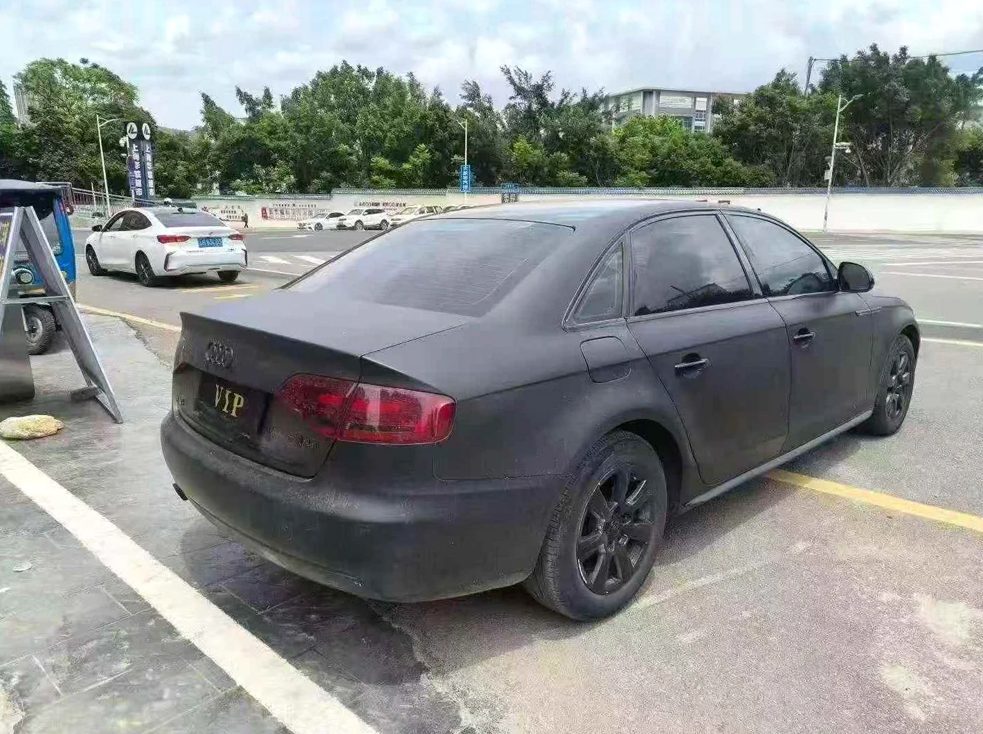奥迪A4L 后面外观二