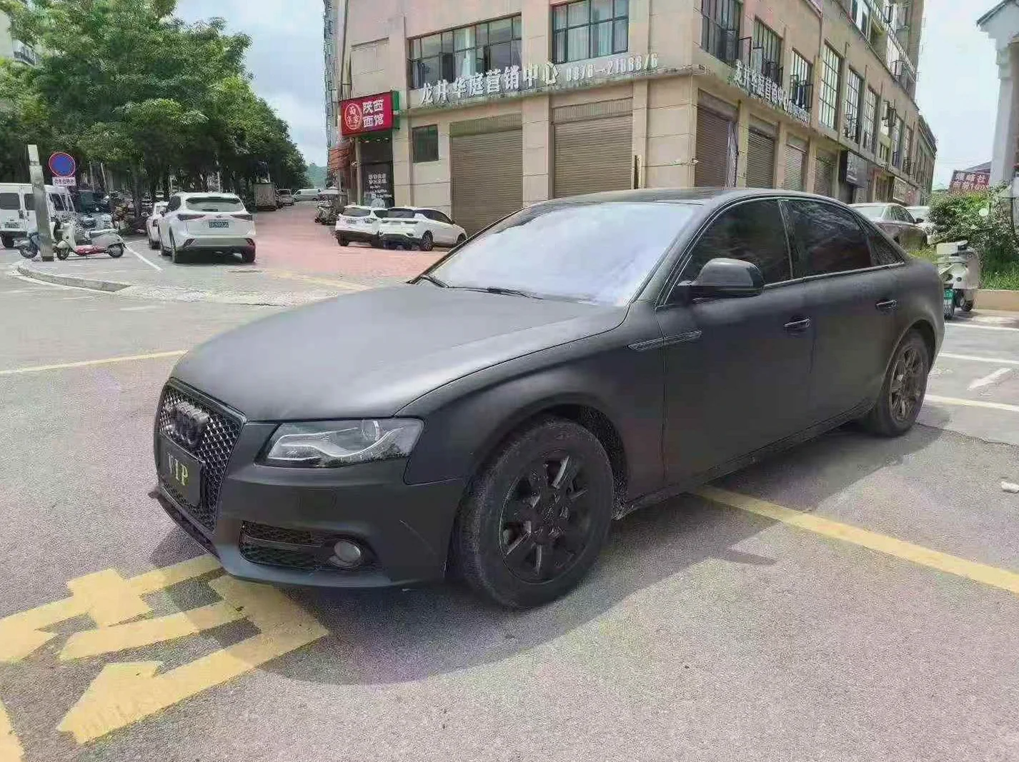 奥迪A4L 正面外观二