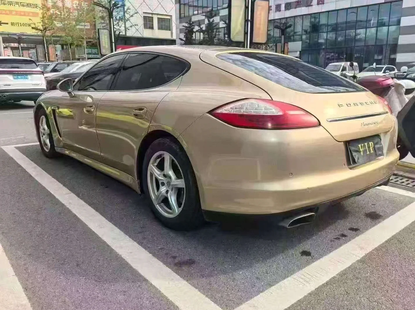 保时捷帕拉梅拉 内饰后排