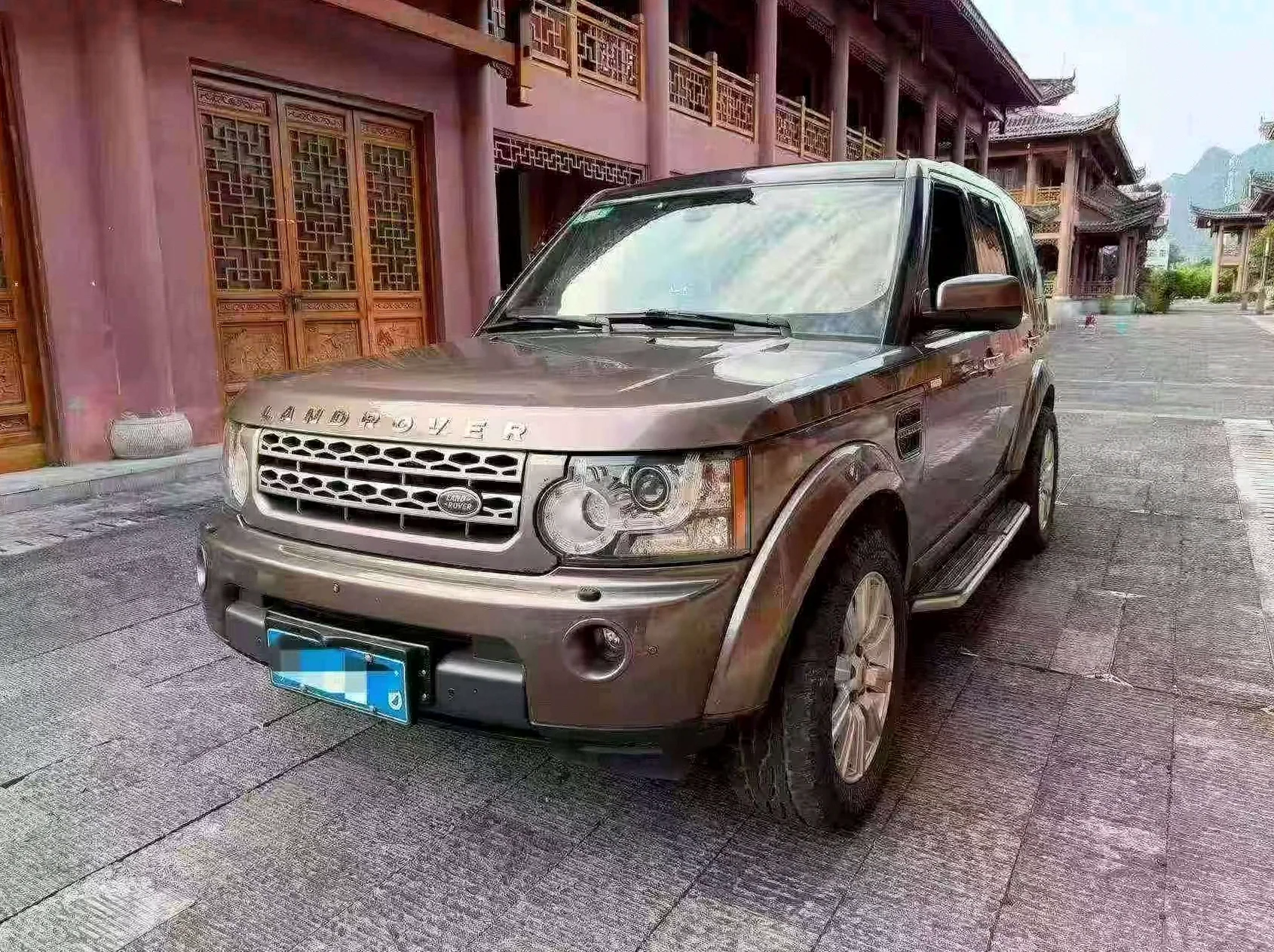 路虎发现 正面外观三