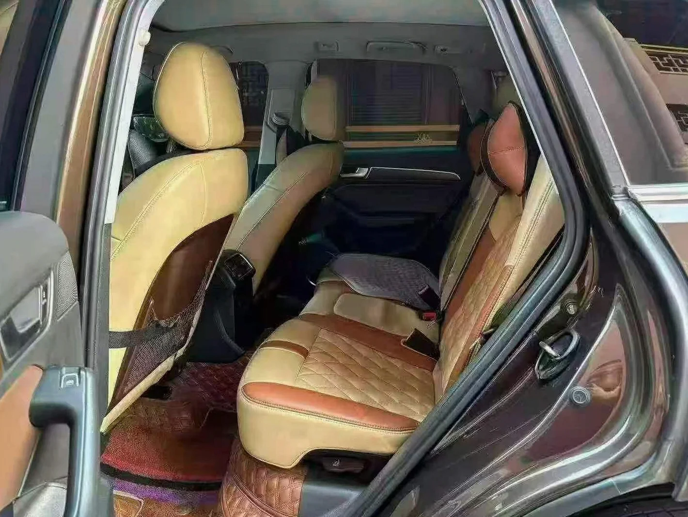 奥迪Q5 后面外观三