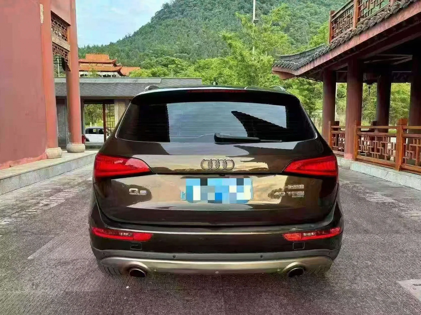 奥迪Q5 后面外观一
