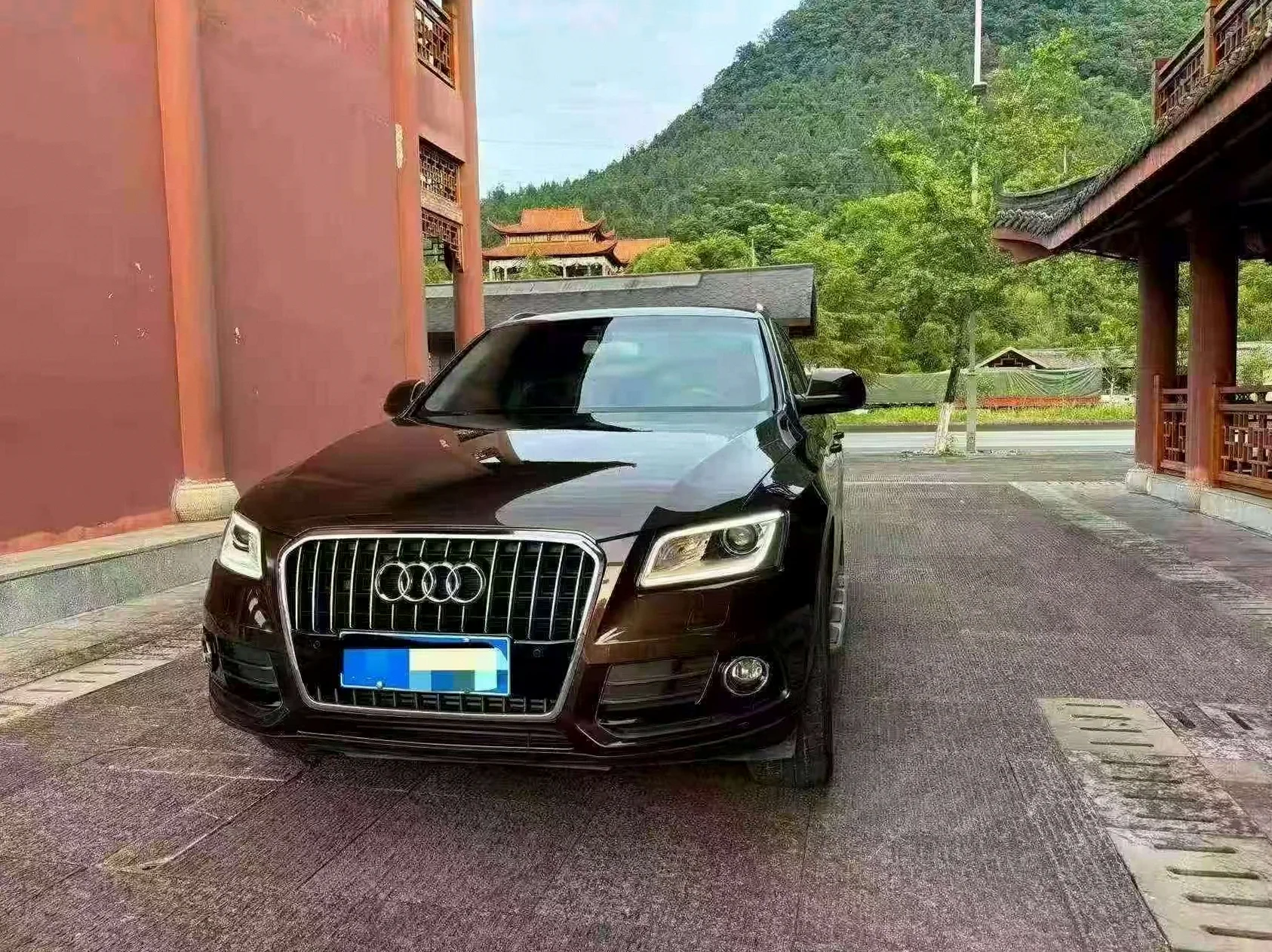 奥迪Q5 正面外观三