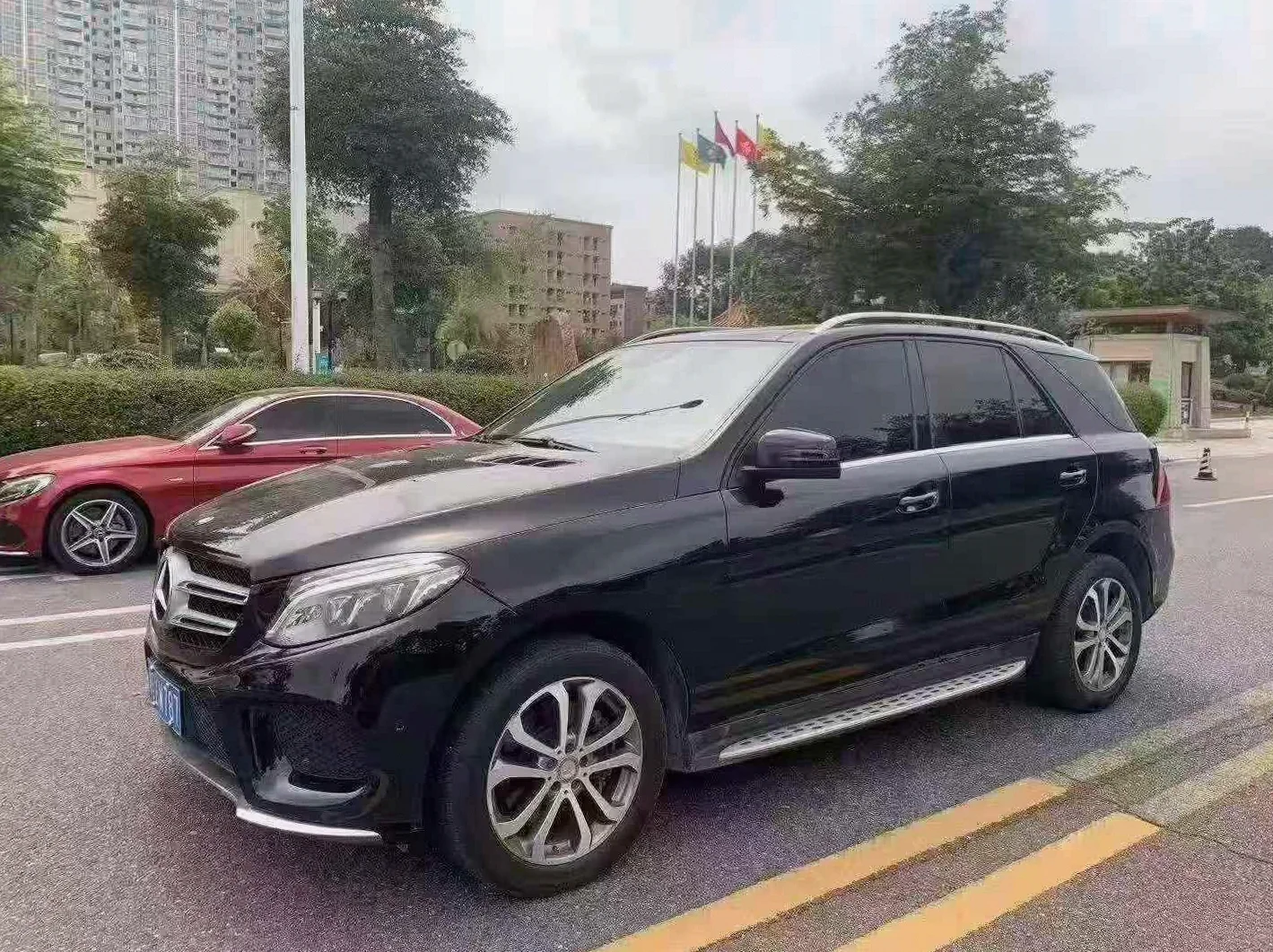奔驰GLE 正面外观三
